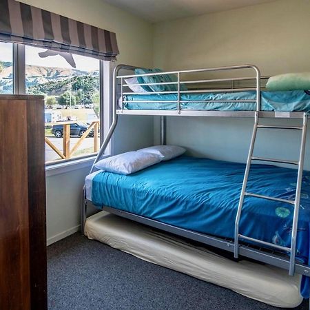 Bay Bliss - Akaroa Holiday Home ภายนอก รูปภาพ